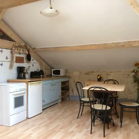 Le Buguet Apartment